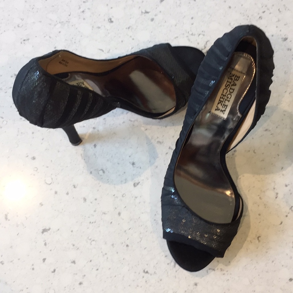 Badgley Mischka platform open toe pumps black